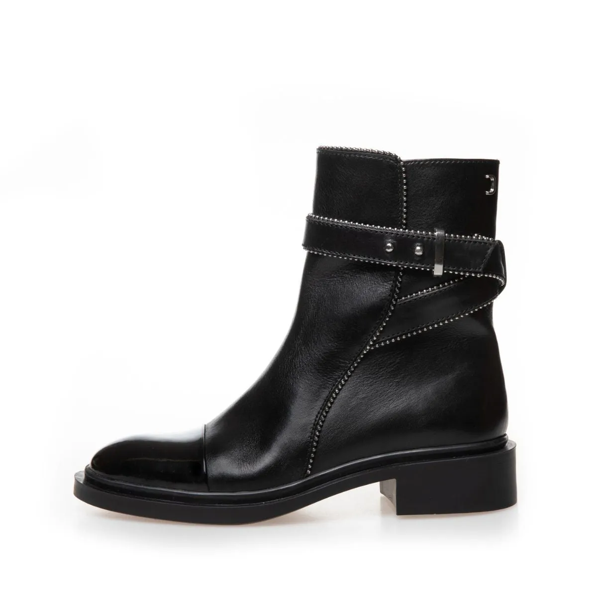 My Moves leather boot black/w patent toe