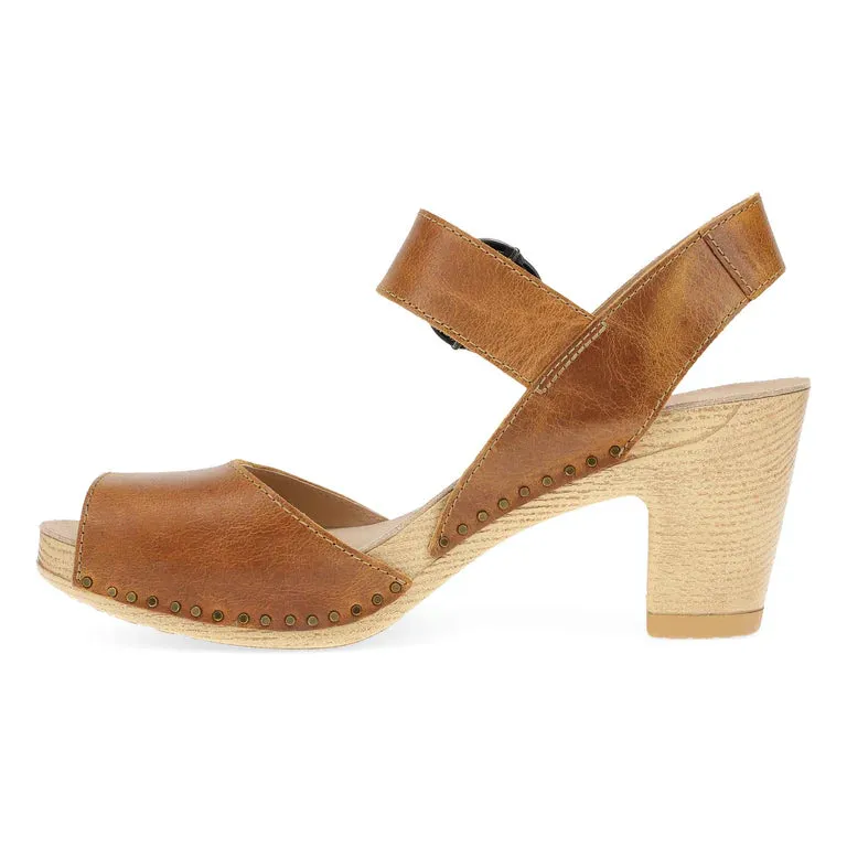 Tamra Bold Heel in Tan